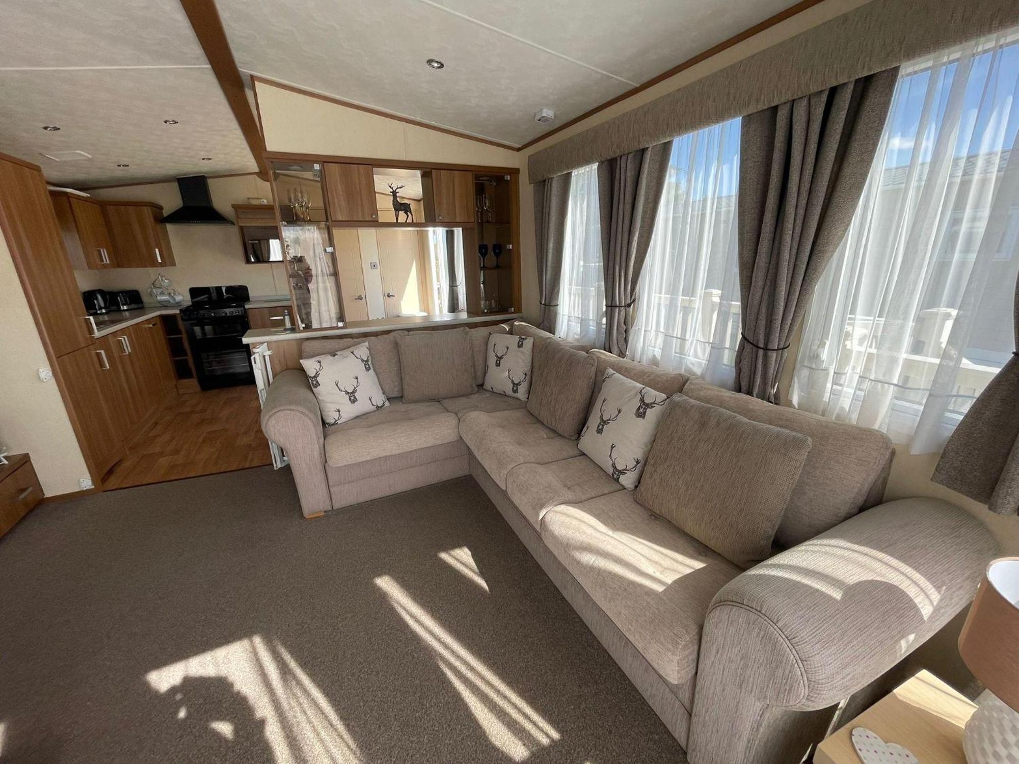 6 Berth Caravan With Decking At Manor Park In Hunstanton Ref 23017H Екстериор снимка